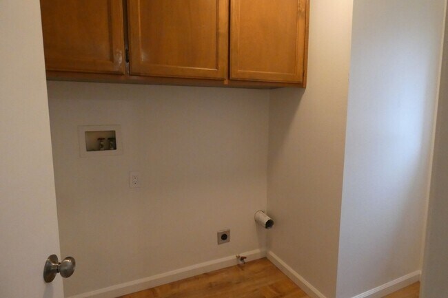 Foto del edificio - HOUSE FOR RENT