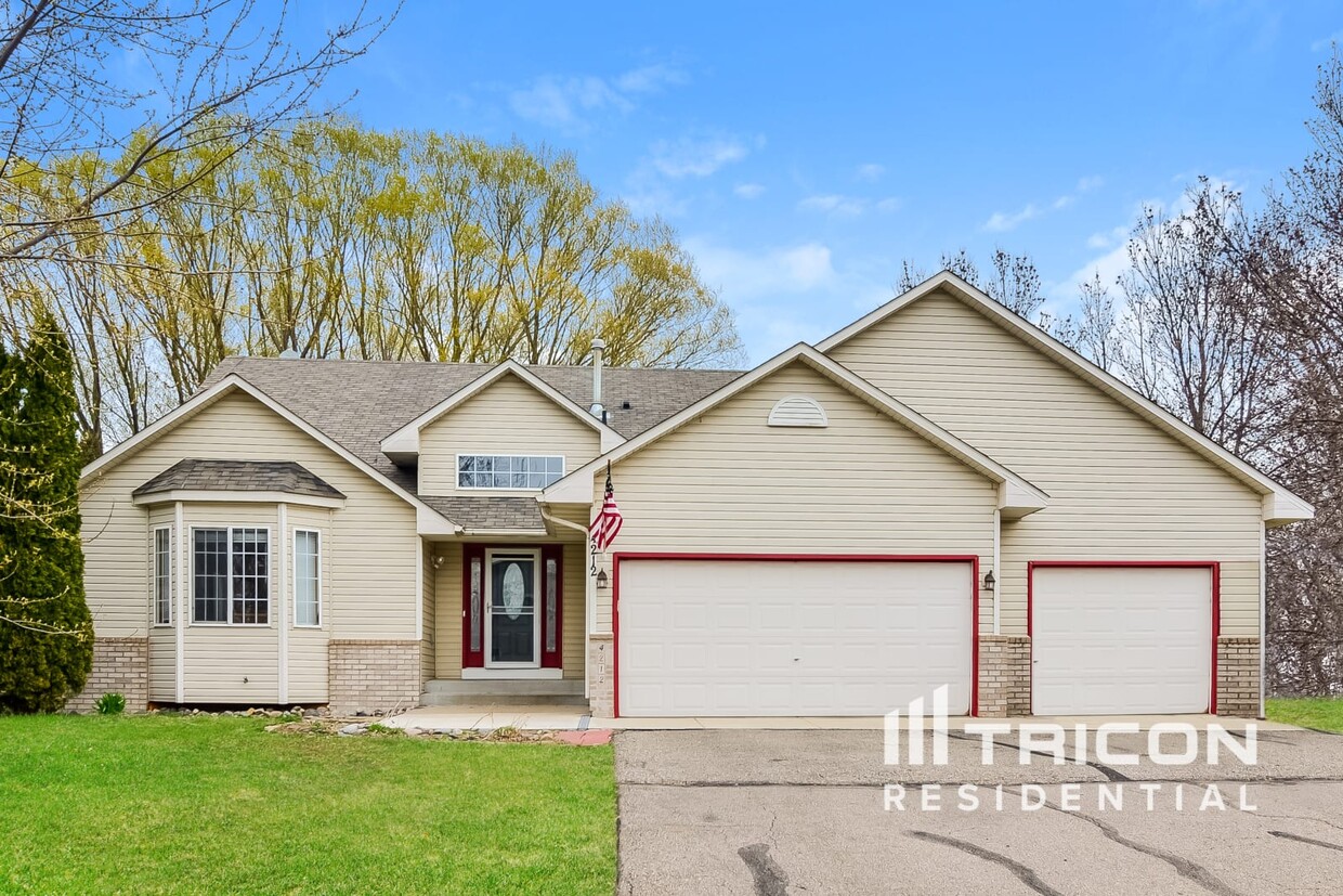 Foto principal - 4212 Hidden Pond Trail NE