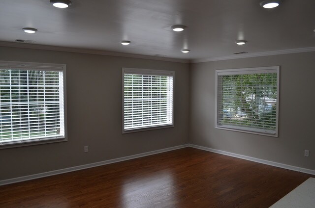 Building Photo - 6314 Silver Lake Trail