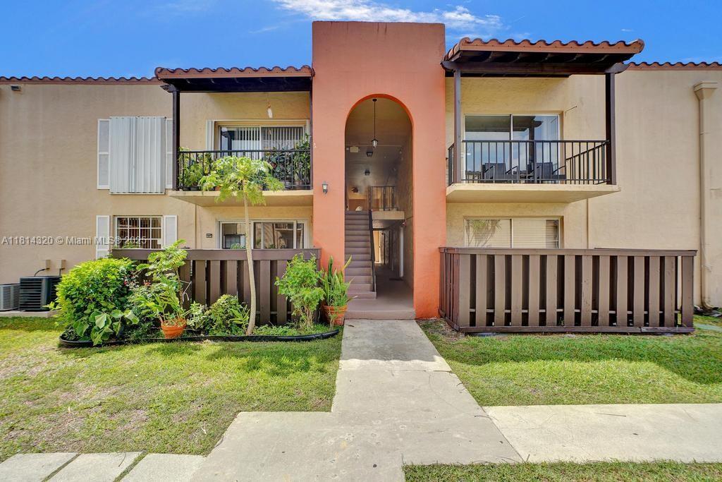 Primary Photo - 10804 N Kendall Dr