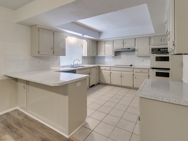 Photo - 4 Bedroom Home with Space Inside and Out! ...