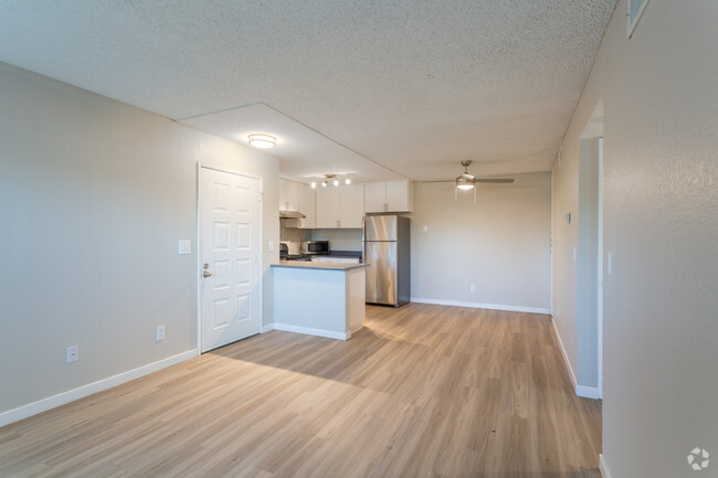 2HAB, 1BA - 735 ft² - The Harlow