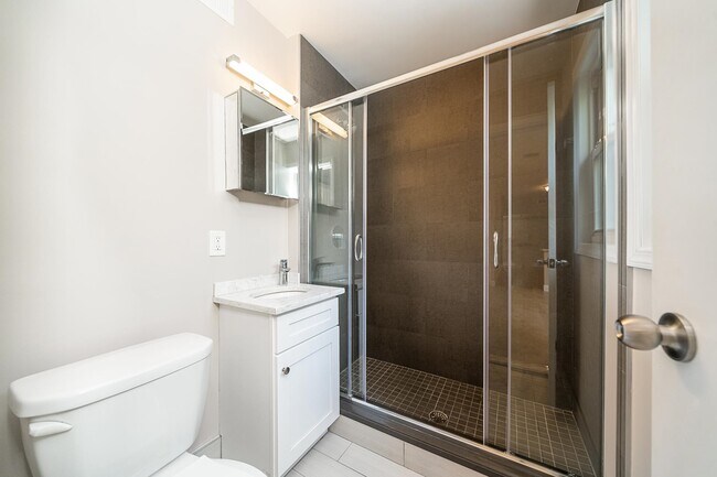 Foto del edificio - 348 8th St