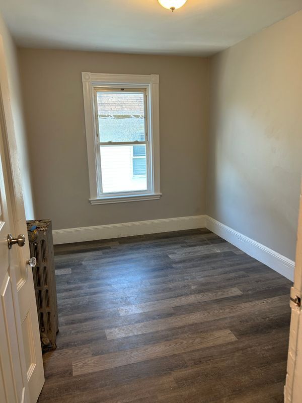 Foto del edificio - 666 Metropolitan Ave