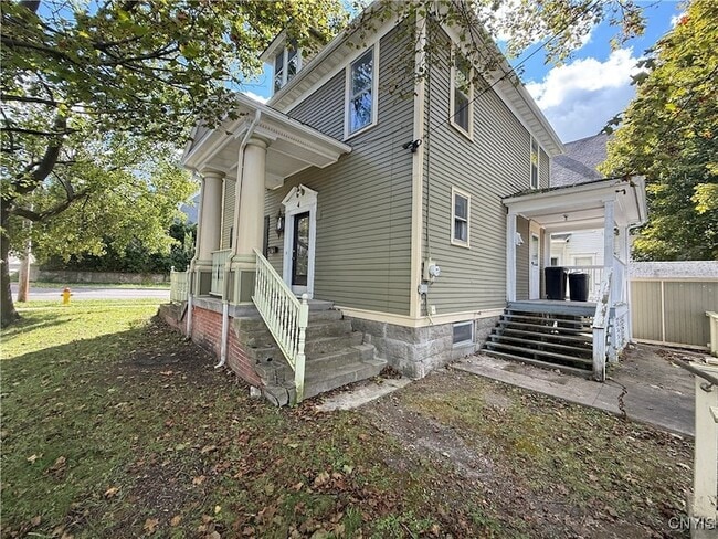 Building Photo - 4 Pleasant St
