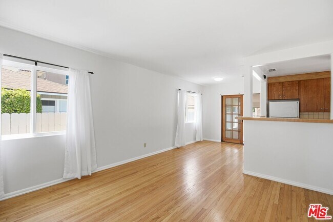 Foto del edificio - 4142 Lincoln Ave