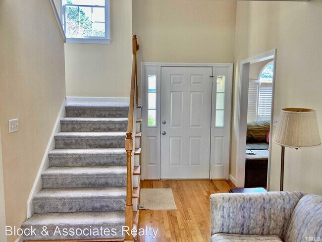 Building Photo - 4 br, 2.5 bath House - 820 Siena Drive