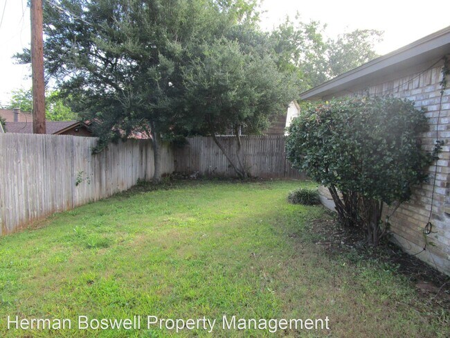 Building Photo - 3 br, 2 bath House - 3700 Dauphine Ct
