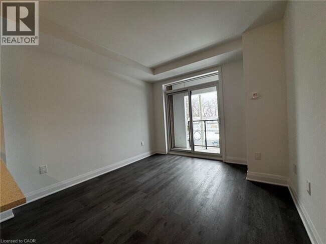 Photo du bâtiment - 1936 Rymal Rd E