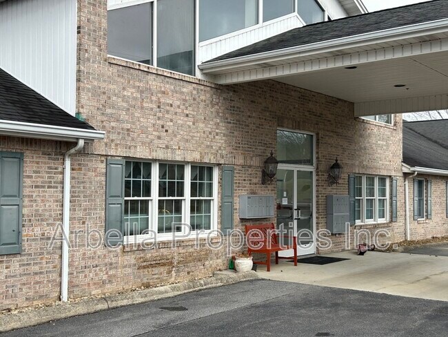 Foto del edificio - 21664 Green Spring Rd