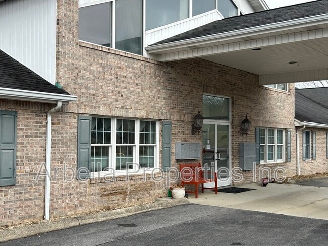 Building Photo - 21664 Green Spring Rd