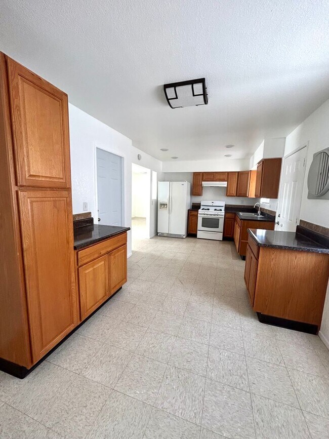 Foto del edificio - 6547-6549 49 Palms Ave