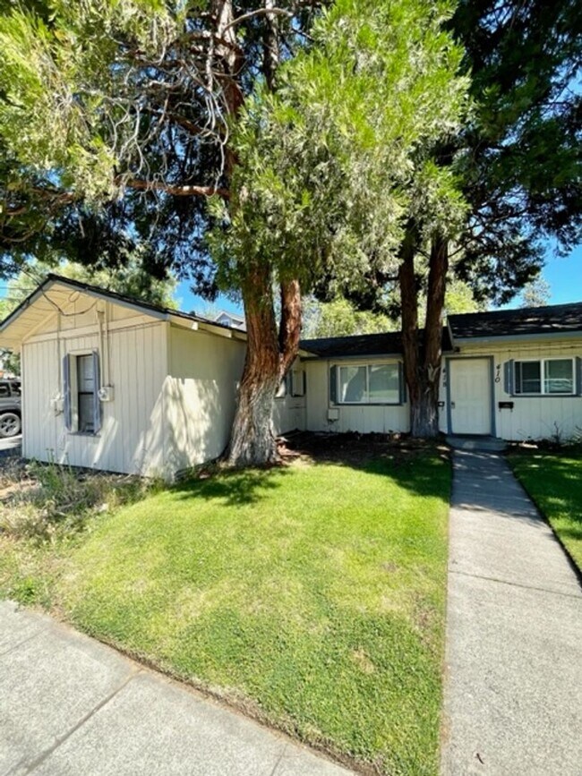 Foto del edificio - 410 NW Newport Ave