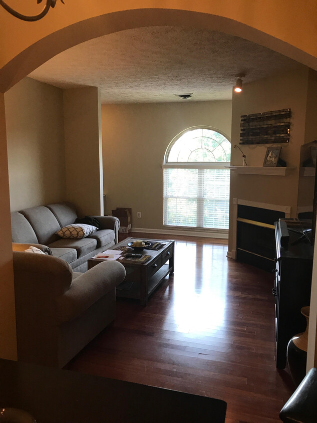 Main Living Room - 4805 Lyons View Pike