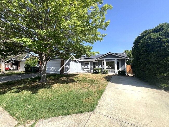 Foto del edificio - A Very Nice 3bd/2ba Antelope House with 2-...