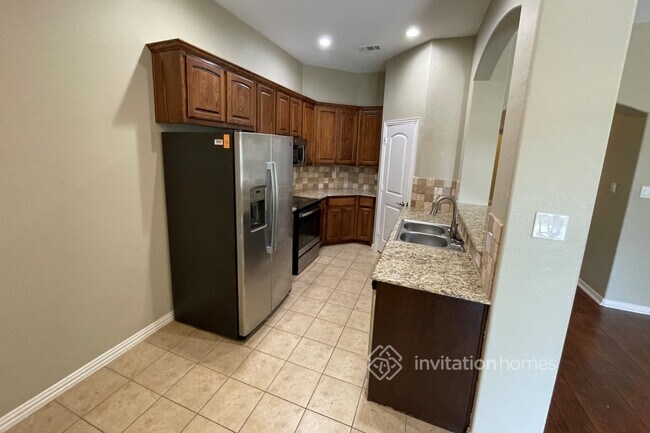 Foto del edificio - 121 Brook Hollow Ln