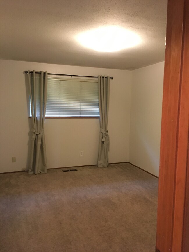 Dormitorio principal en el piso superior - 238 S 70th St