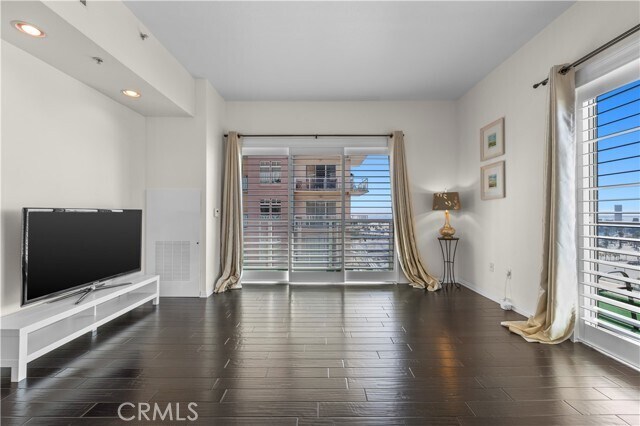 Building Photo - 388 E Ocean Blvd