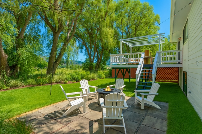 Building Photo - 180 Deer Run