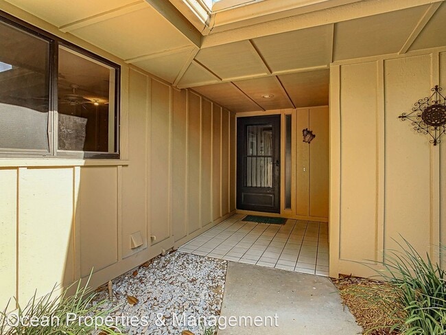 Building Photo - 2 br, 2 bath House - 697 St. Andrews Cir.