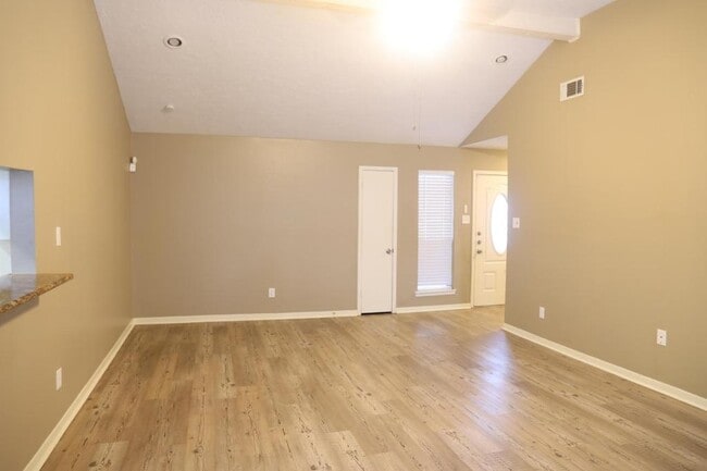 Foto del edificio - 23527 Canyon Lake Dr