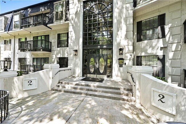 Foto del edificio - 2201 Pine Heights Dr NE
