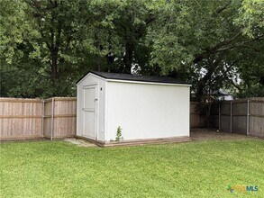 Building Photo - 621 S Roy Reynolds Dr