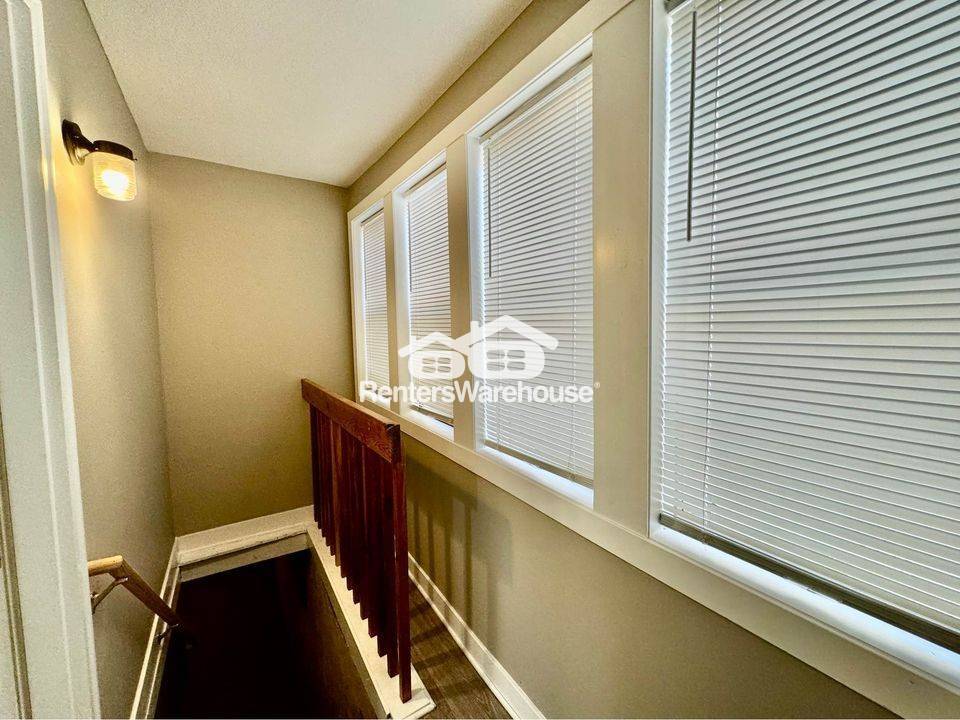 Primary Photo - 1138 E 8th St