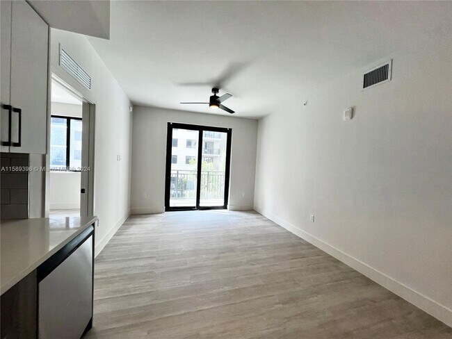 Foto del edificio - 18412 Homestead Ave
