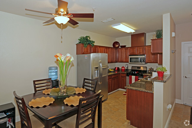 2BD, 2BA - 975 SF - River Walk Villas