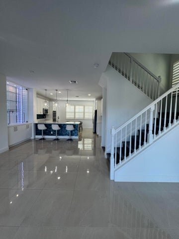 Foto del edificio - 613 Windward Cir N