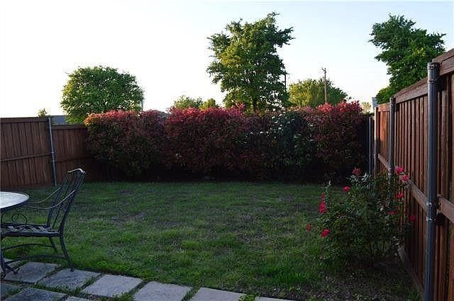 Foto del edificio - 1426 Forest Oaks Ct