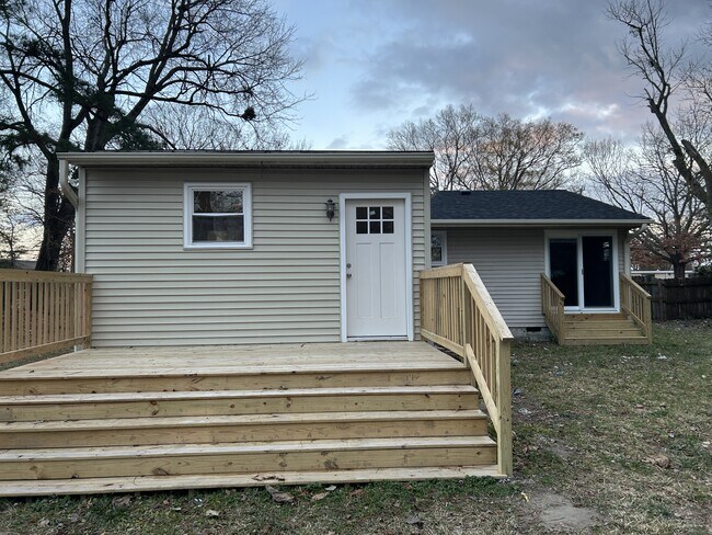 Foto del edificio - 612 Providence Rd