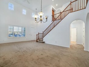 Building Photo - 10847 Brookfield Ave