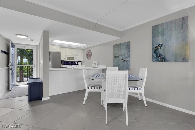Foto del edificio - 5220 Bonita Beach Rd SW