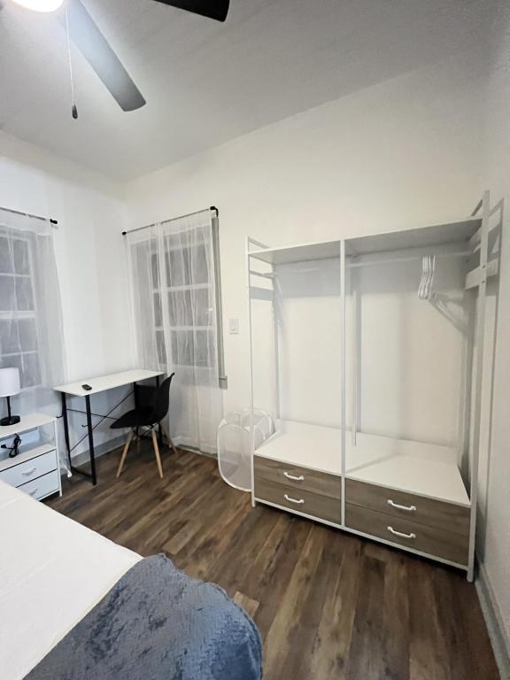 Foto del edificio - 511 Avenue G NW
