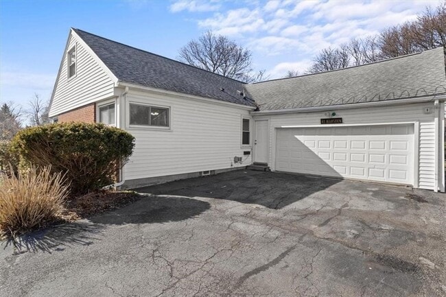 Building Photo - 45 Marsden Rd