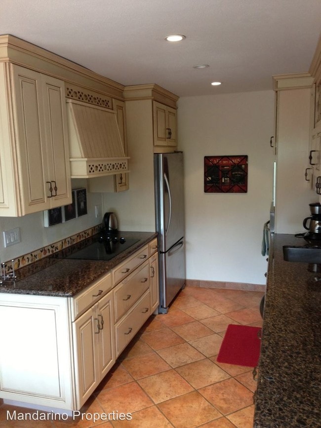 Building Photo - 3 br, 2 bath House - 647 Por La Mar Circle #B