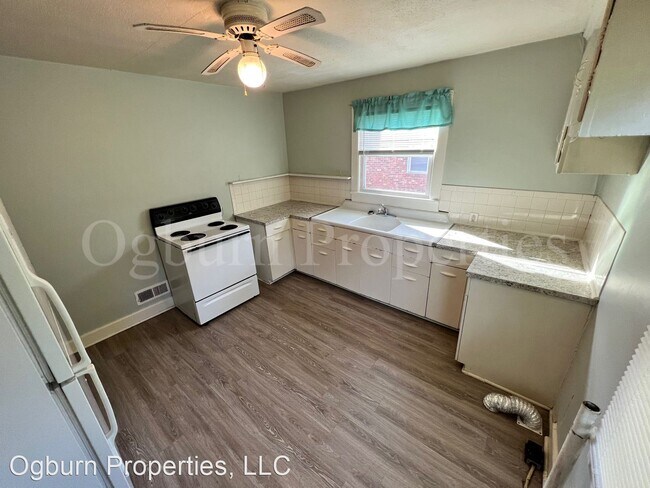 Building Photo - 3 br, 1 bath House - 3243 Emory Drive