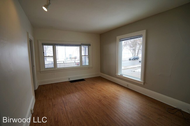 Building Photo - 5 br, 1.5 bath House - 505 E Gorham St