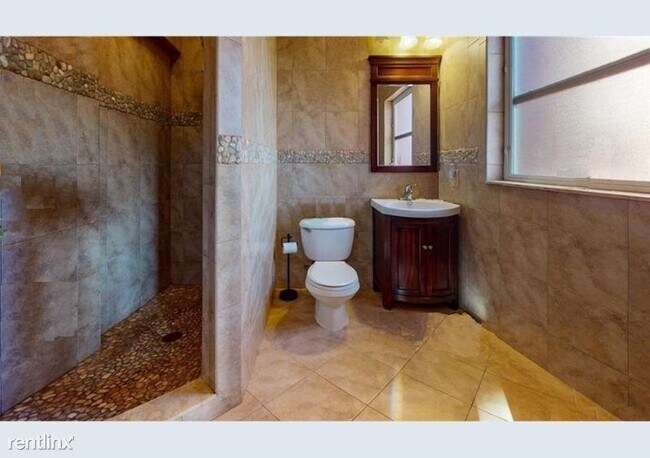 Foto del edificio - 2 br, 3 bath House - 2237 NE Center Cir