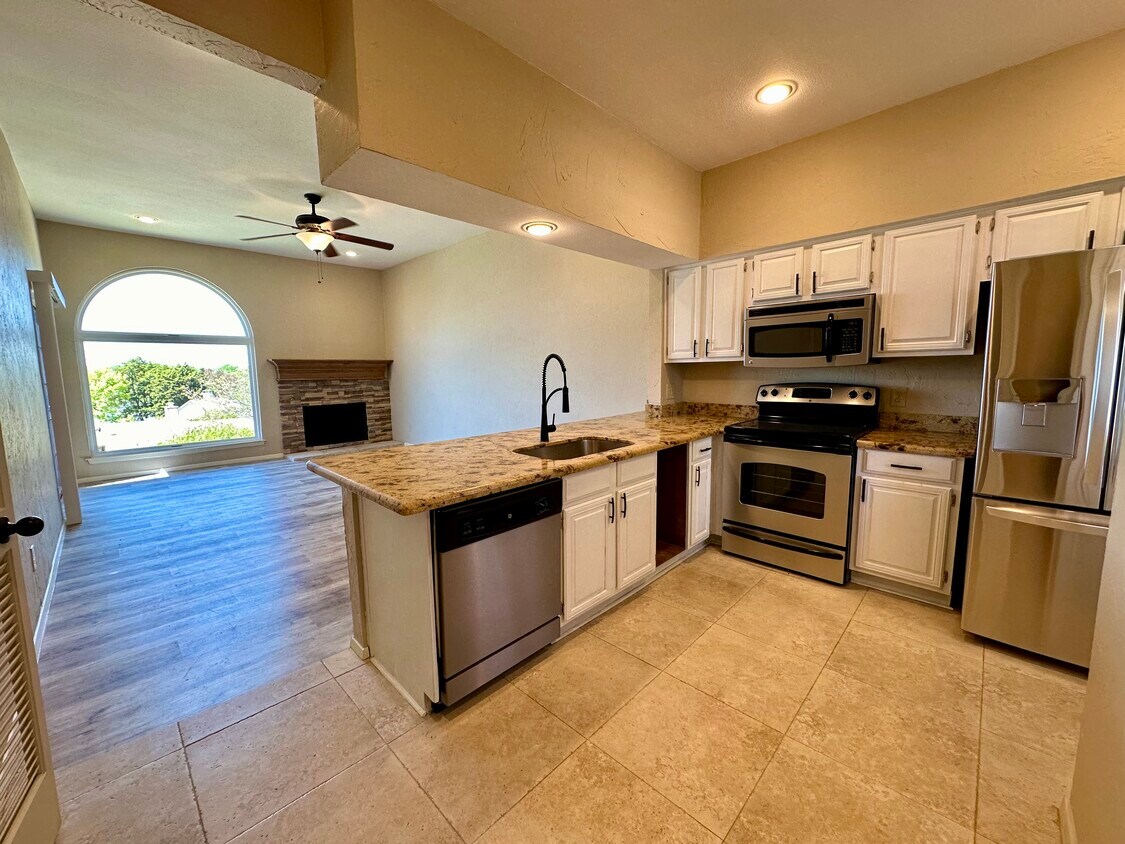 Foto principal - 228 Henry M Chandler Dr