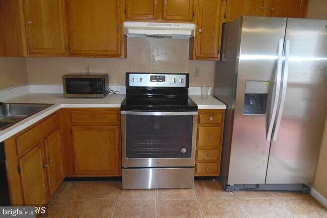 Building Photo - 3038 Tipton Way