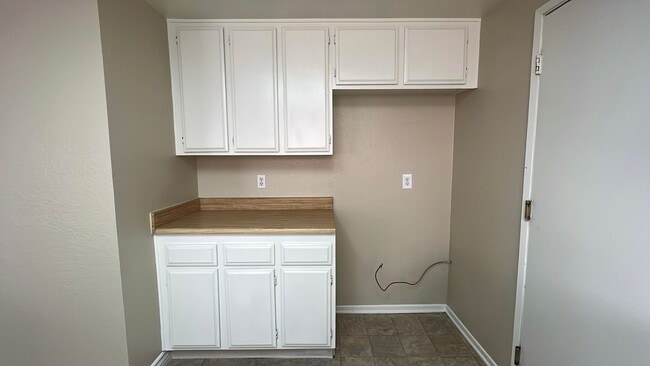 Building Photo - Beautiful East Lancaster Planned Unit Deve...