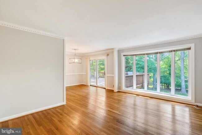 Building Photo - 6817 Breezewood Terrace