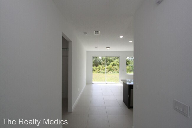 Building Photo - 3 br, 2 bath House - 2481 San Filippo Dr SE