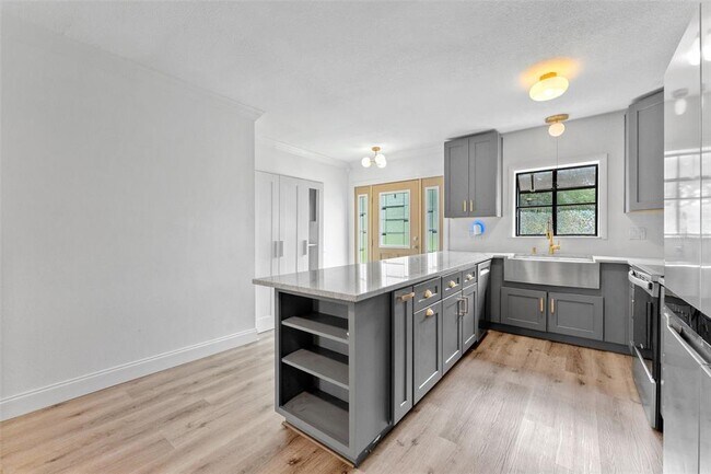 Building Photo - 7327 Winchester Dr