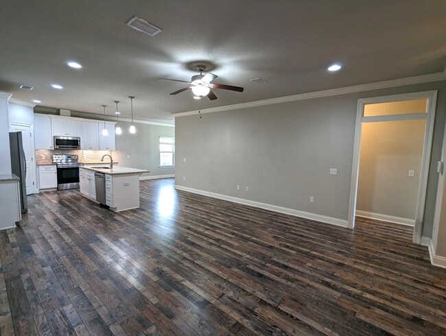 Building Photo - 2369 Belmont Dr