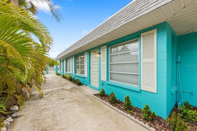 Building Photo - 208 Magnolia Ave