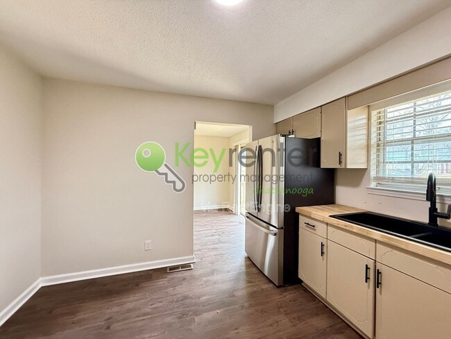 Building Photo - 8225 Cavan Cir